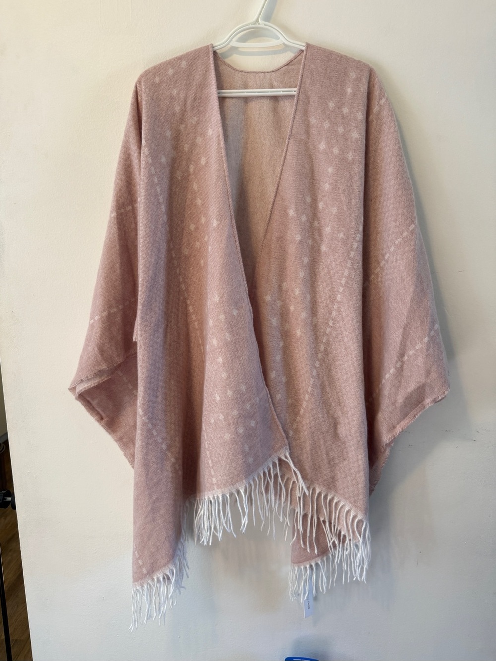 NWT Gentle Fawn Hermosa Fringed Poncho Wrap Shawl Pink M/L